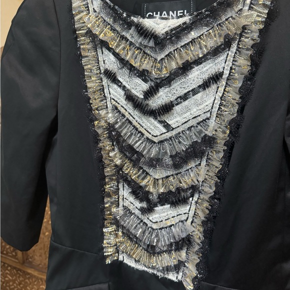 Chanel Black Jacket Runway 38 US 6 - Picture 4 of 7